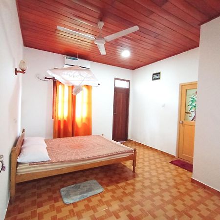 Sihara Rooms & Hostel Matara Buitenkant foto