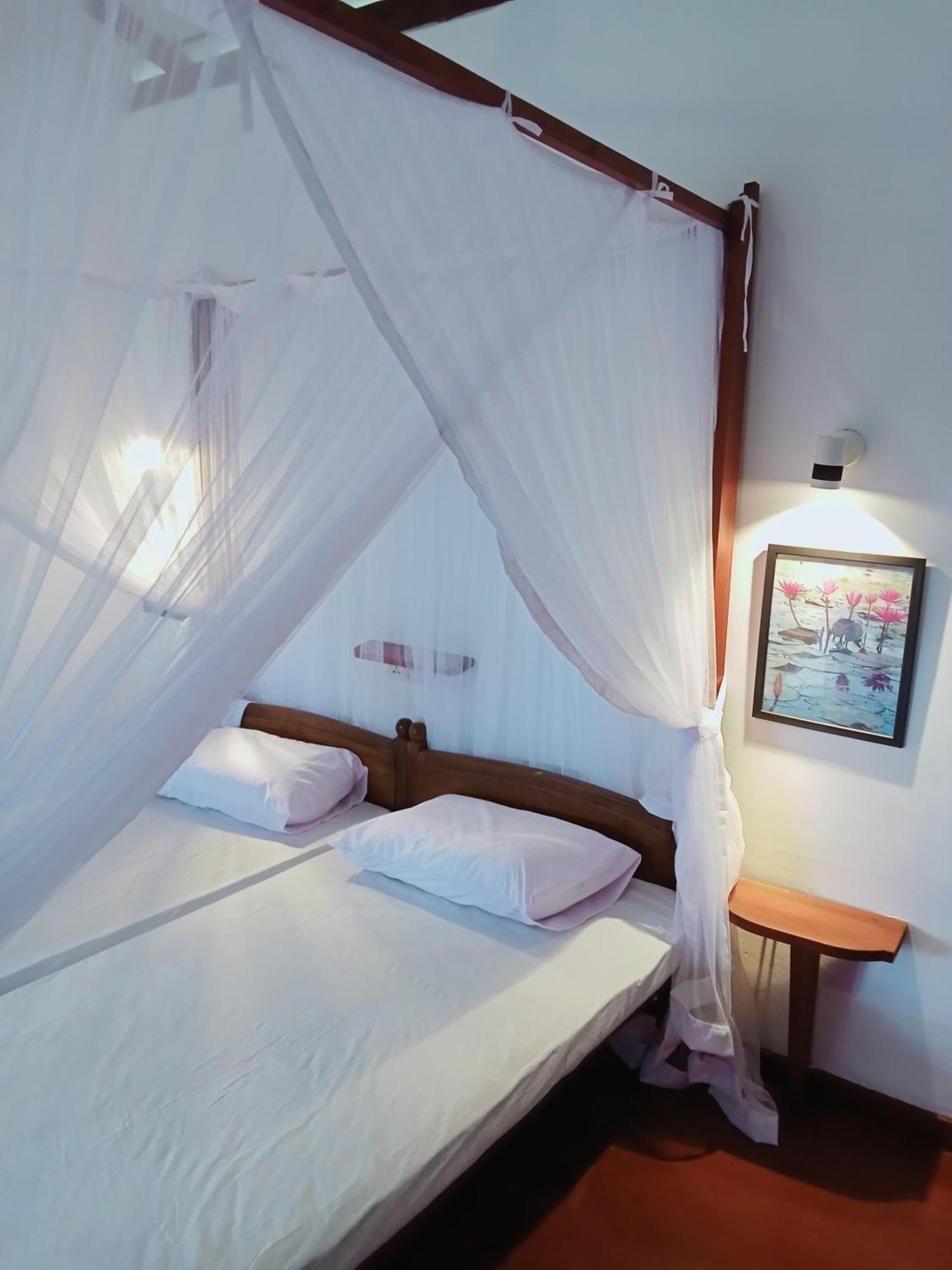 Sihara Rooms & Hostel Matara Buitenkant foto