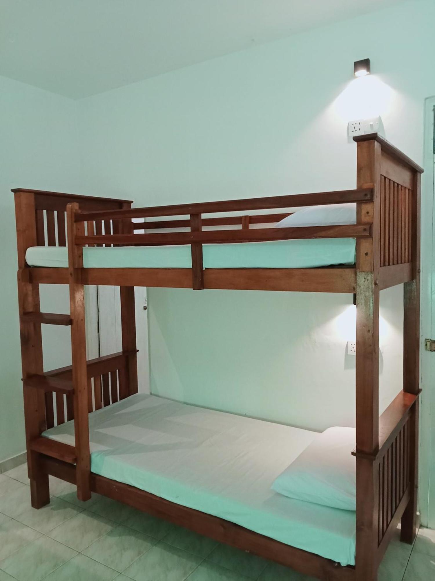 Sihara Rooms & Hostel Matara Buitenkant foto