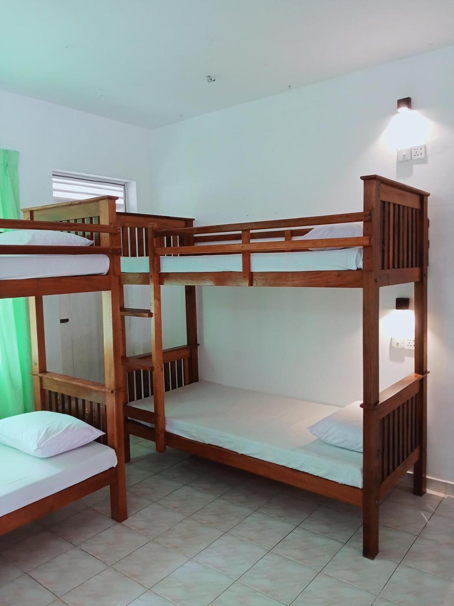 Sihara Rooms & Hostel Matara Buitenkant foto
