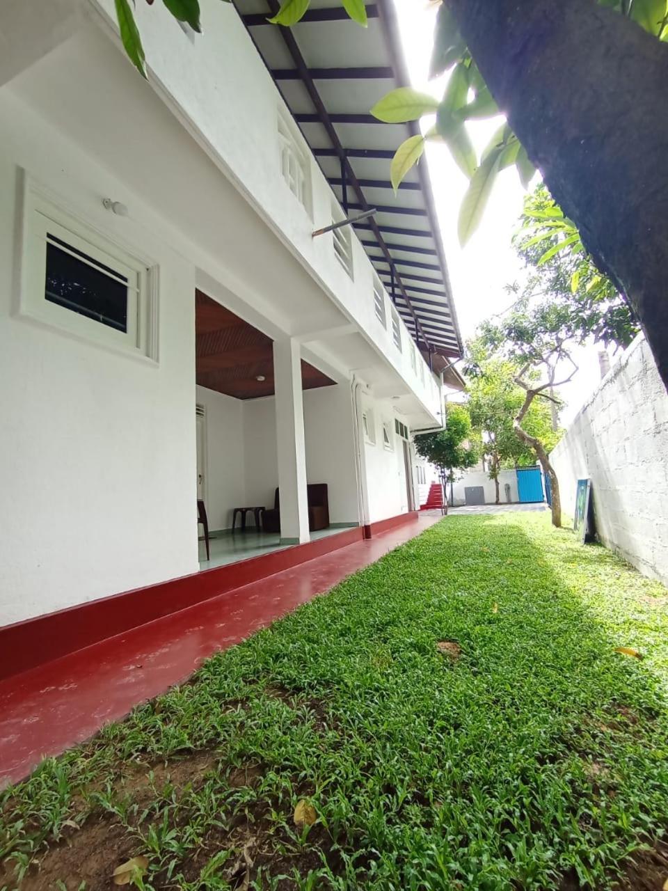 Sihara Rooms & Hostel Matara Buitenkant foto