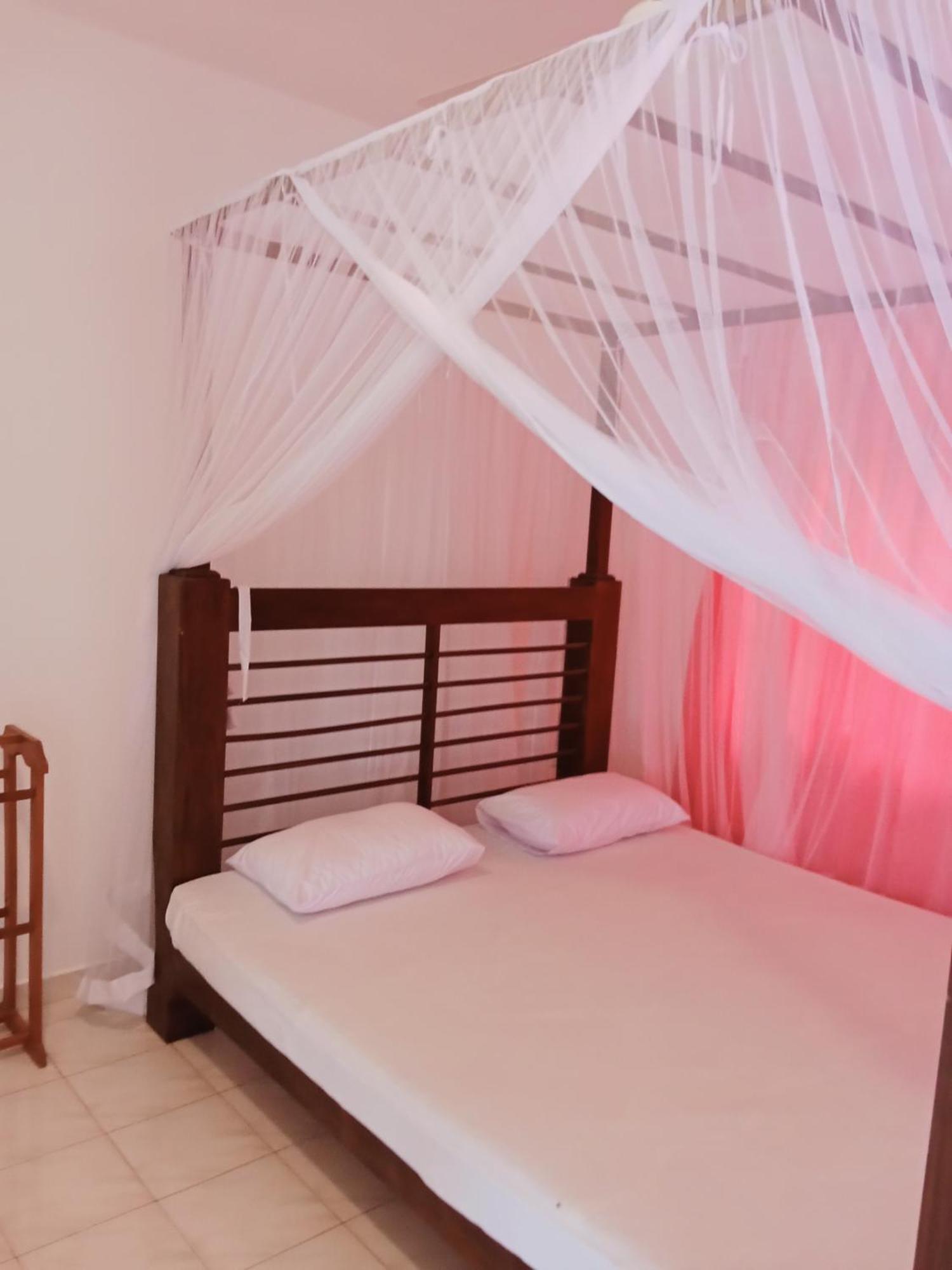 Sihara Rooms & Hostel Matara Buitenkant foto